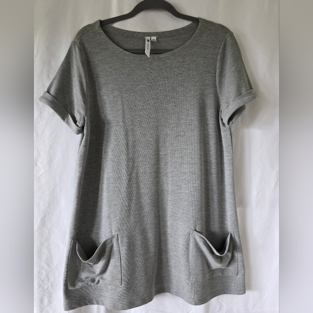 Cable & Gauge Tunic That Has POCKETS right at your fingertips, Sz L, $38.